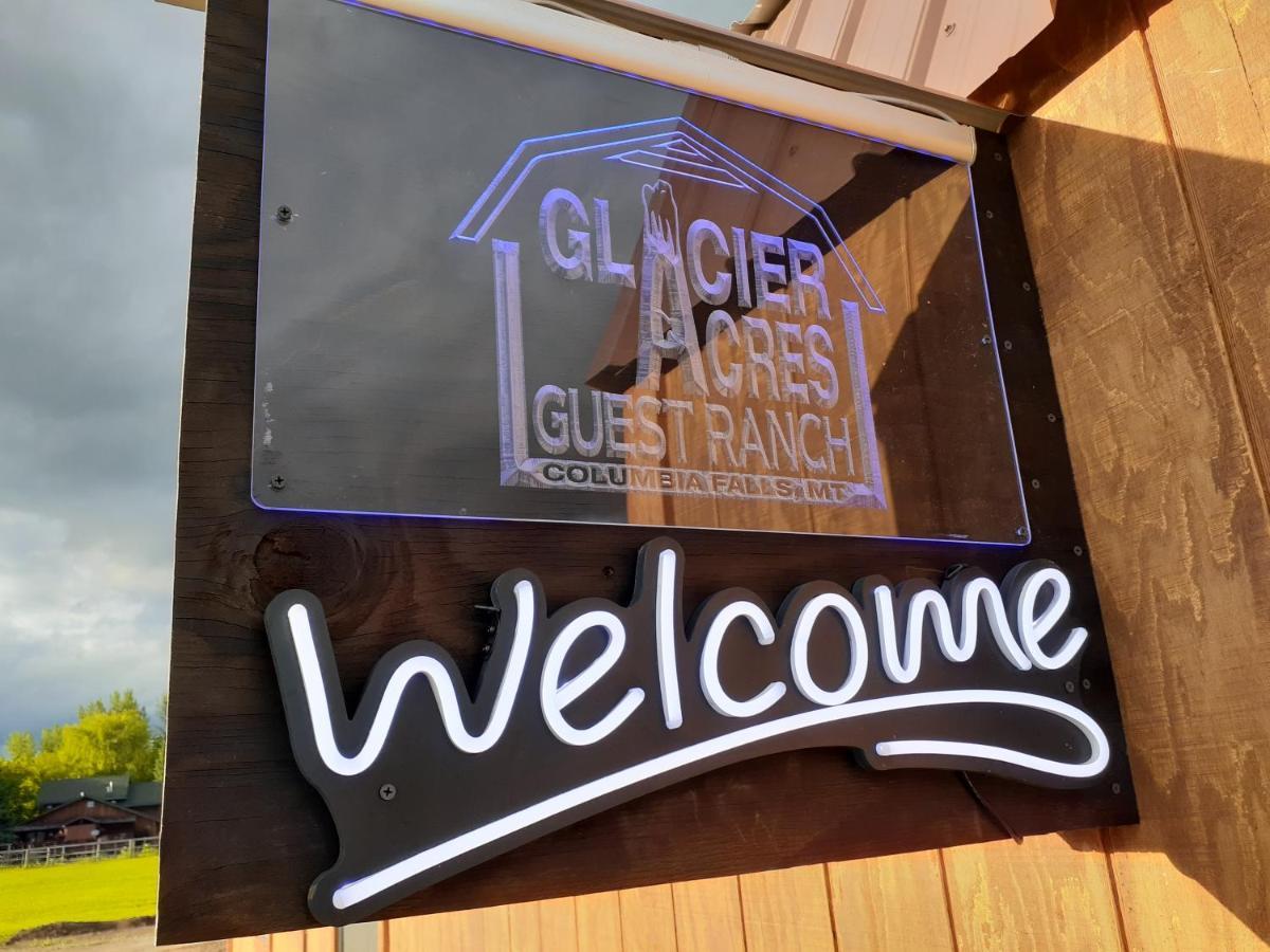 קולומביה פולס Glacier Acres Guest Ranch מראה חיצוני תמונה